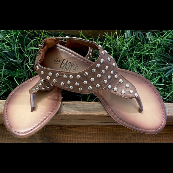 Shoes - 🍩SALE New Brown silver studded zip ankle sandals